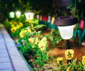 Read more about the article The Ultimate Guide To Garden Lights and Outdoor Comfort